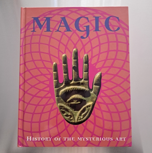 MAGIC History Of The Mysterious Art - Picture 1 of 15